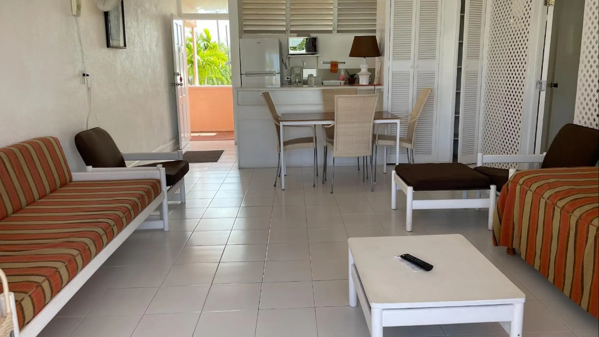 The Monteray Hotel Christ Church Aparthotel